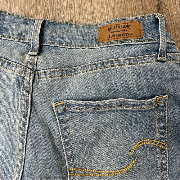 LEVI MID RISE CUFFED STRETCHY MOM JEANS - Picture 6 of 9